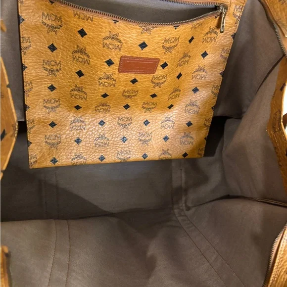 MCM Large Cognac Visetos Tote Shoulder Travel Carry on Tote EUC - Picture 10 of 17
